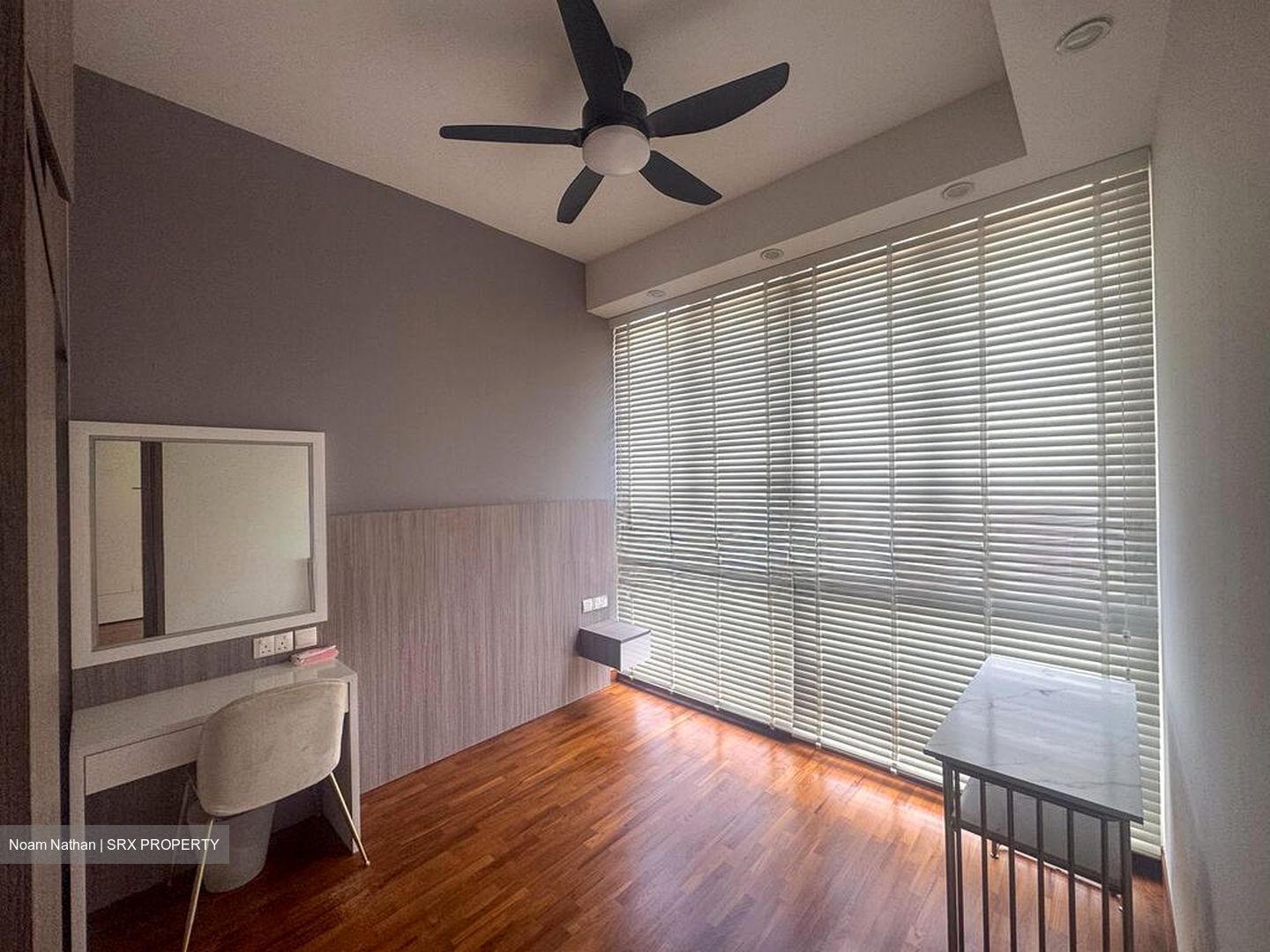 Sunrise Avenue (D28), Terrace #495642791